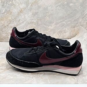 Kids Nike waffle trainer 2.5 Y size 21.5cm